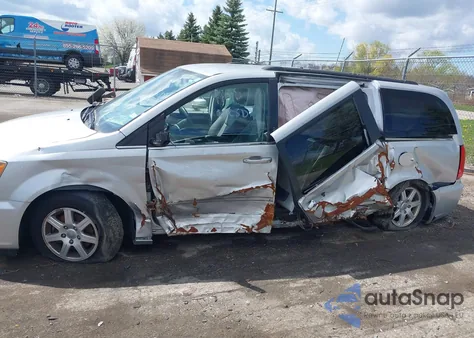 2012 Chrysler Town & Country Touring из США, поврежденный, VIN 2C4RC1BG5CR197840